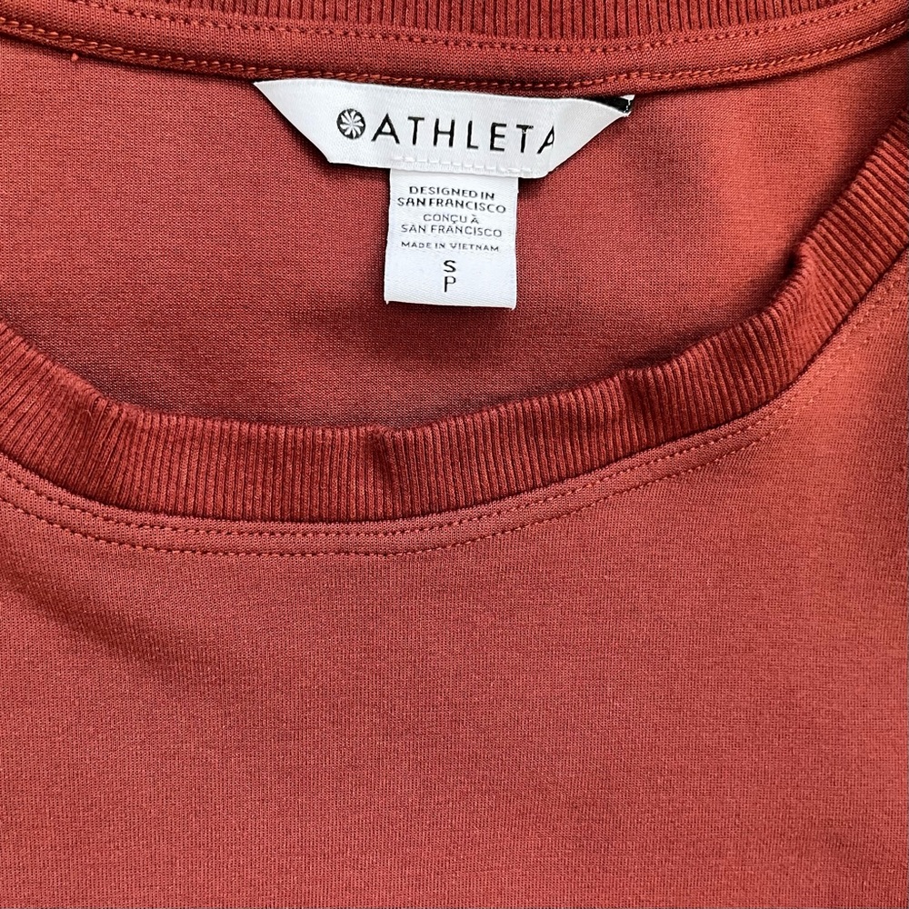 ATHLETA Harlow Hybrid Tee Size Small Feminine Dainty Puff Gathered Sleeve - Picture 4 of 7